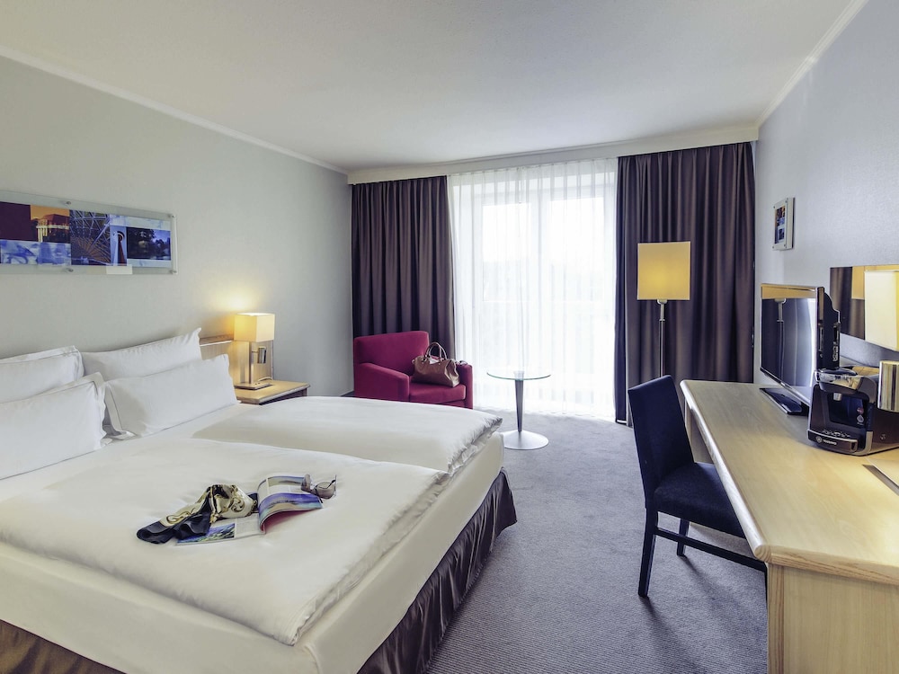 Habitación estándar con cama queen - size del hotel Mercure Düsseldorf Kaarst