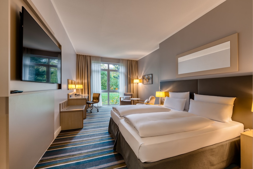 Habitación estándar con cama queen - size del hotel Mercure Düsseldorf Kaarst. Foto 5