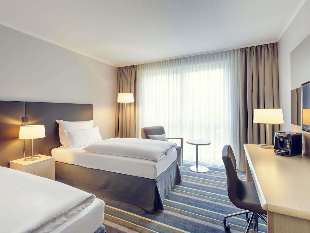 Habitación estándar con dos camas individuales del hotel Mercure Düsseldorf Kaarst. Foto 7