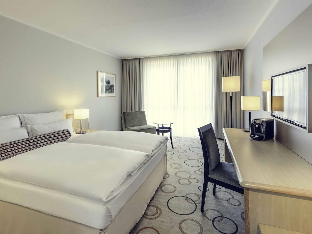 Habitación Privilege con cama queen - size del hotel Mercure Düsseldorf Kaarst