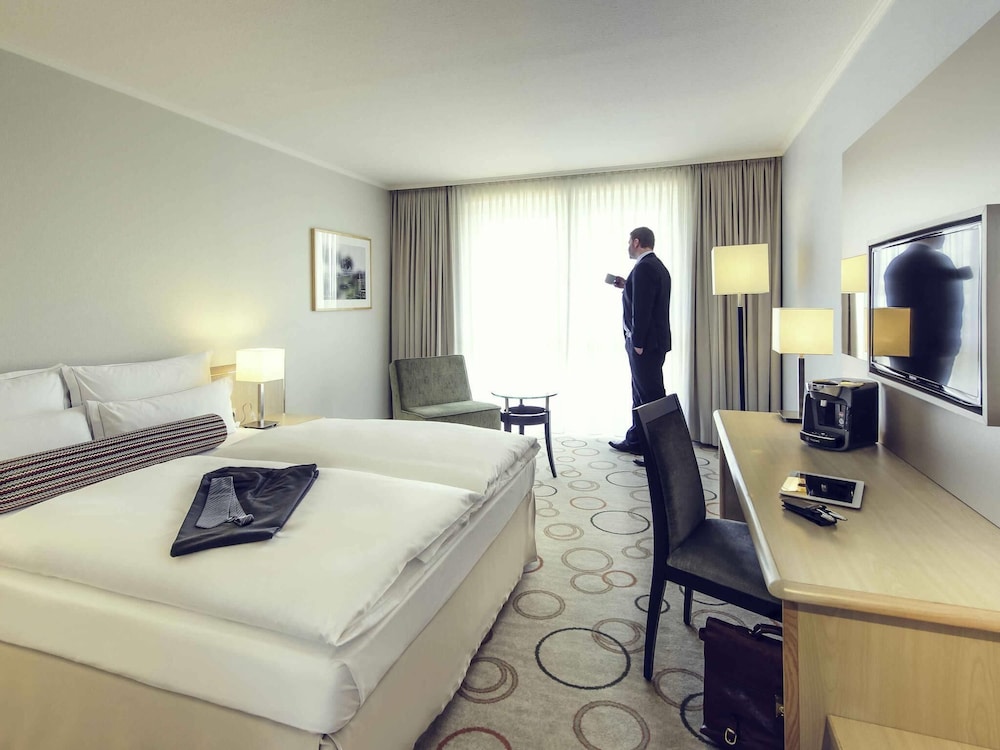 Habitación Privilege con cama queen - size del hotel Mercure Düsseldorf Kaarst. Foto 4