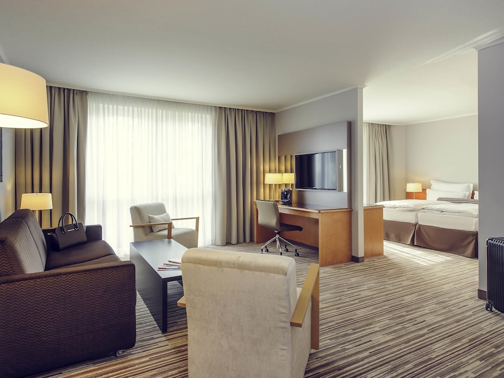 Suite Privilege con cama queen - size del hotel Mercure Düsseldorf Kaarst