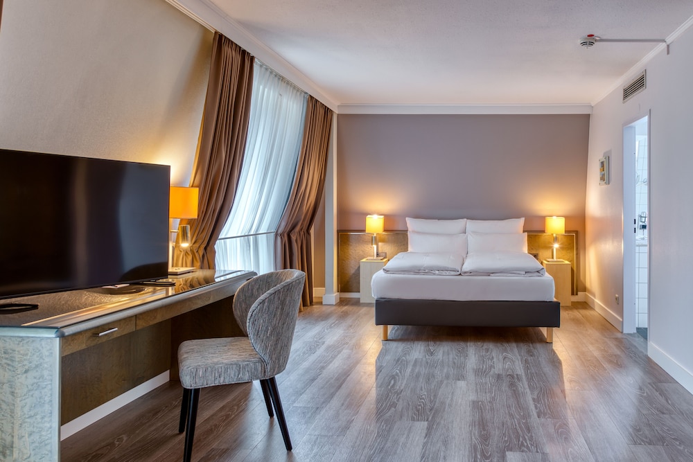 Suite Privilege con cama queen - size del hotel Mercure Düsseldorf Kaarst. Foto 4