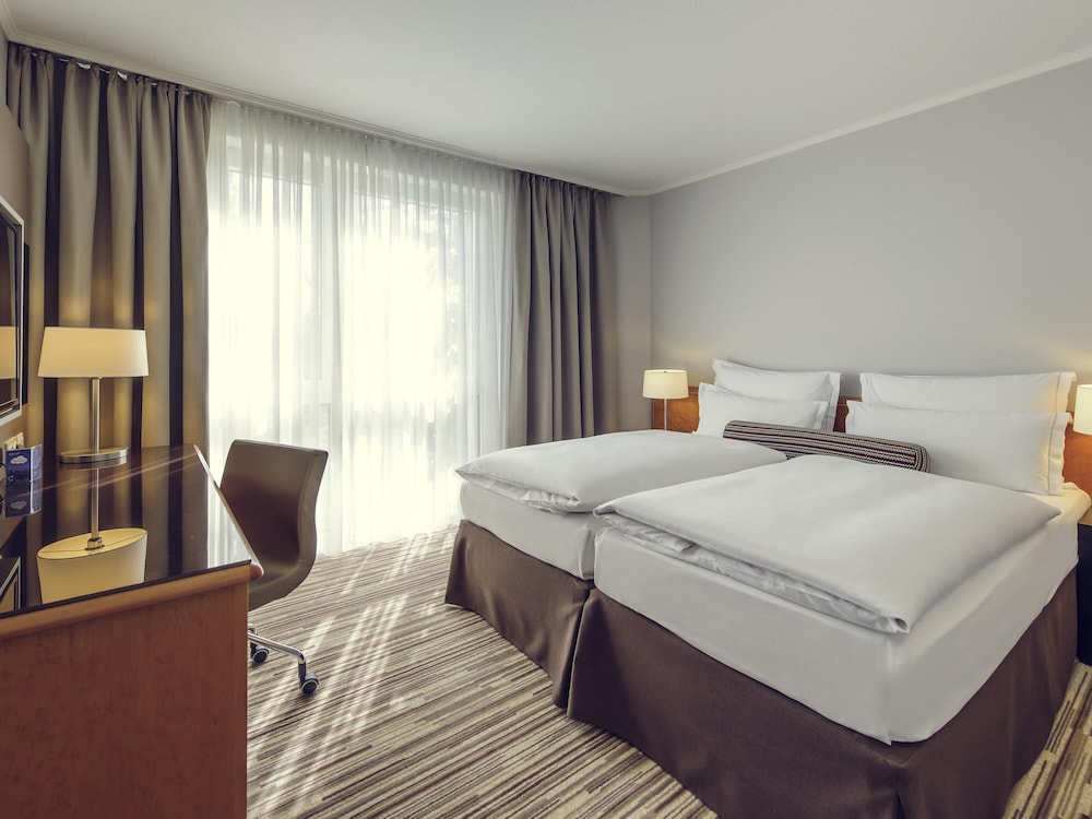 Suite Privilege con cama queen - size del hotel Mercure Düsseldorf Kaarst. Foto 9