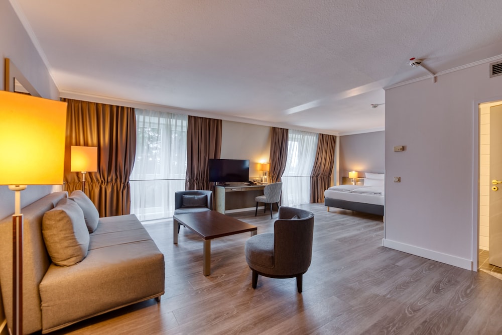 Suite Privilege con cama queen - size del hotel Mercure Düsseldorf Kaarst. Foto 12
