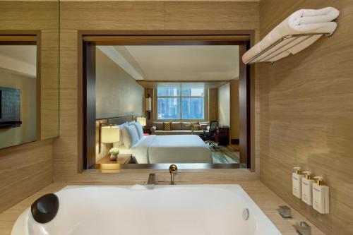 Deluxe Room Vista ciudad del hotel Gran Melia Jakarta. Foto 4