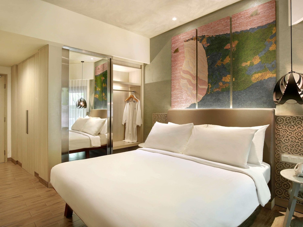 Habitación Superior con Cama Doble (Hasta 2 Adultos y 1 Niño) del hotel Mercure Kuta Bali. Foto 3