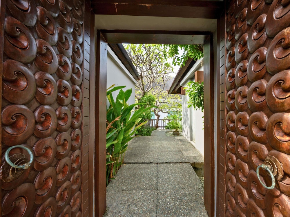 Suite Junior con Vistas al Mar, 1 cama king - size (Hasta 2 Adultos y 2 Niños) del hotel Mercure Kuta Bali. Foto 10