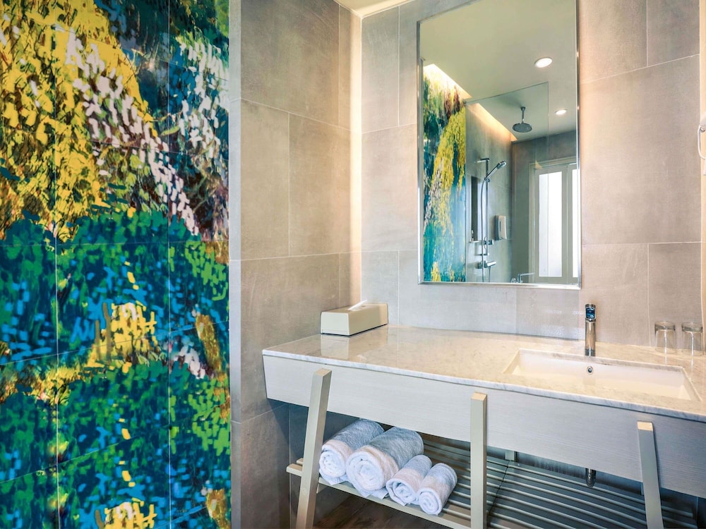 Habitación Superior con Dos Camas Individuales (Hasta 2 Adultos y 1 Niño) del hotel Mercure Kuta Bali. Foto 3