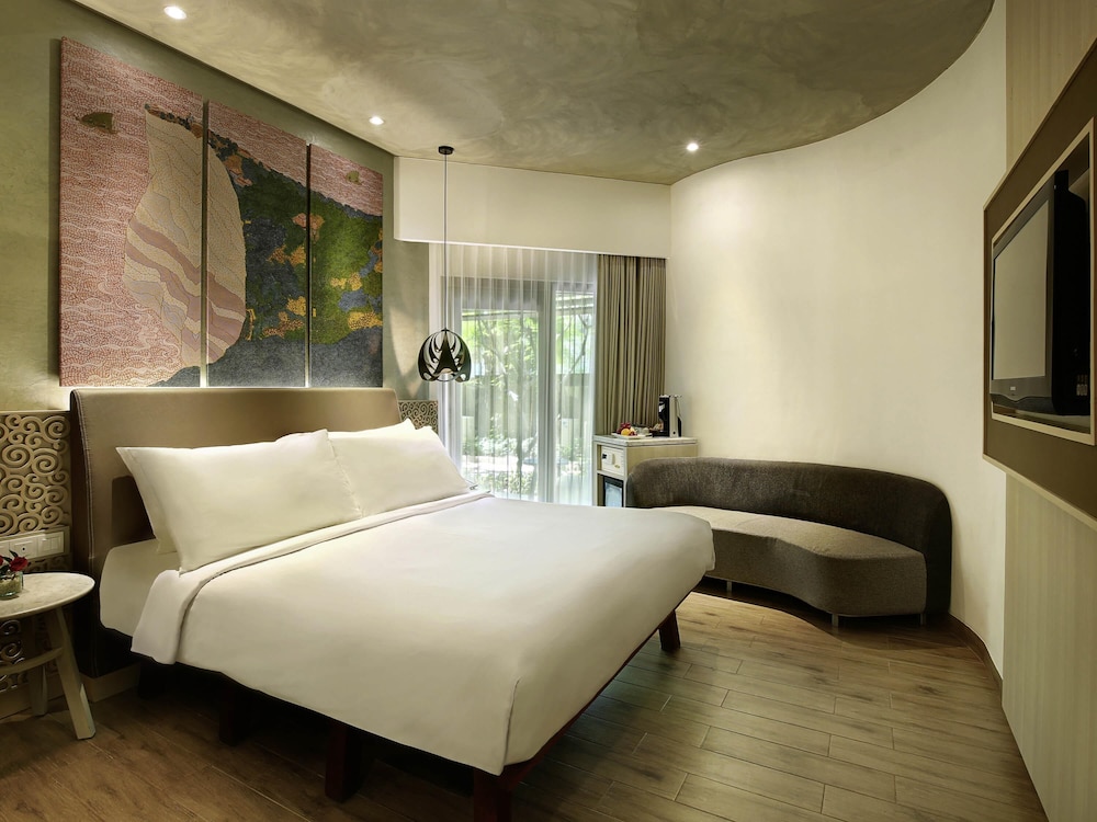 Habitación Deluxe con Cama Doble y Balcón (Hasta 2 Adultos y 1 Niño) del hotel Mercure Kuta Bali