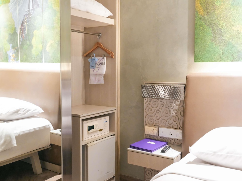 Habitación Deluxe con Dos Camas Individuales y Balcón (Hasta 2 Adultos y 1 Niño) del hotel Mercure Kuta Bali. Foto 2