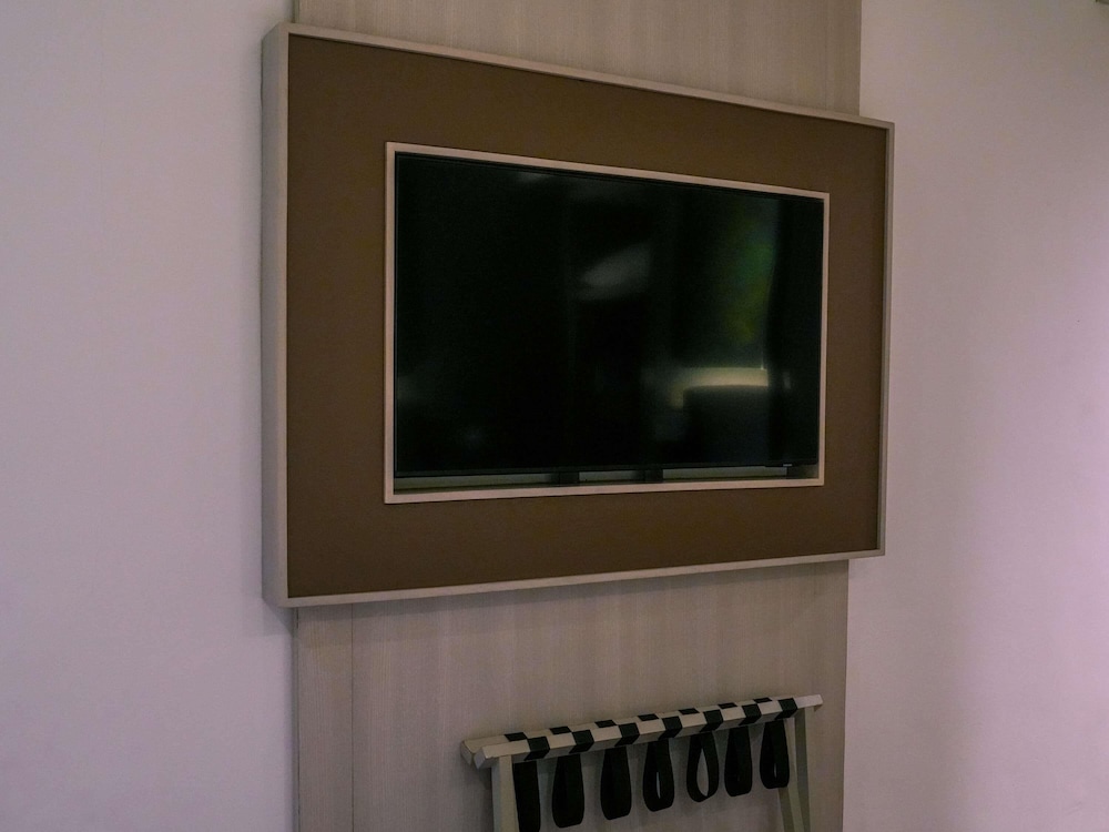 Habitación Deluxe con Dos Camas Individuales y Balcón (Hasta 2 Adultos y 1 Niño) del hotel Mercure Kuta Bali. Foto 3