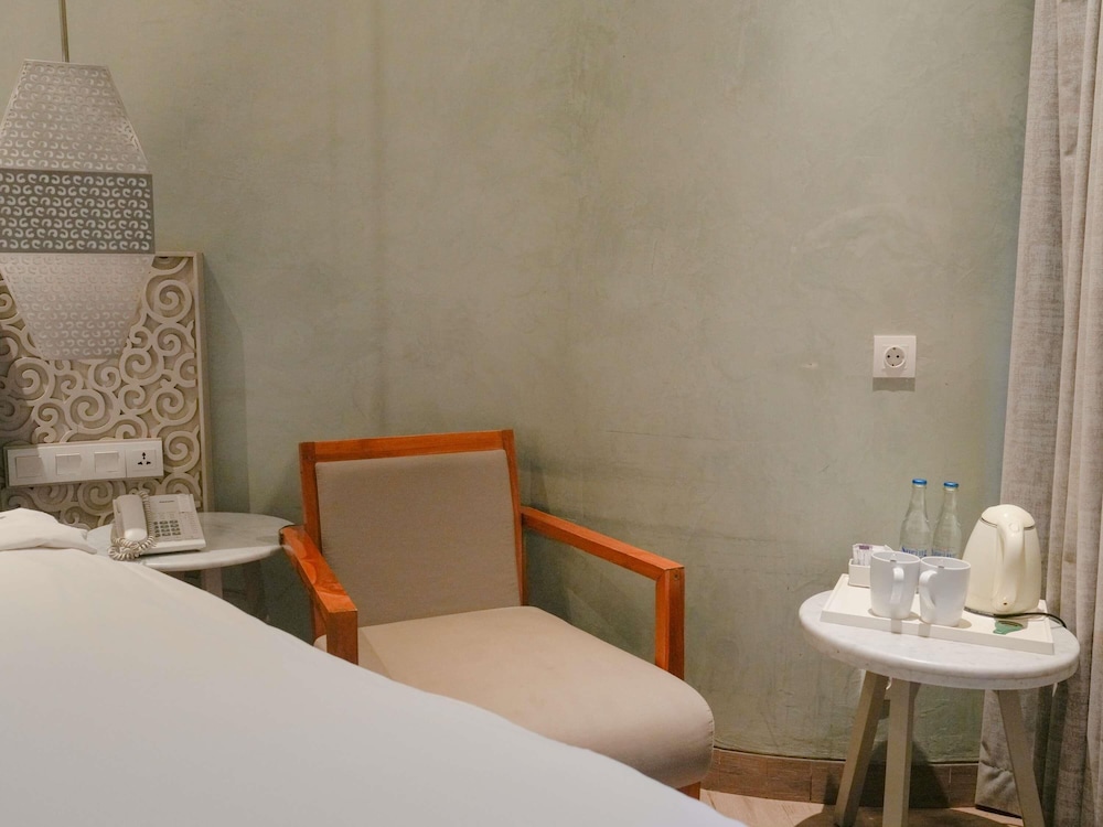 Habitación Deluxe con Dos Camas Individuales y Balcón (Hasta 2 Adultos y 1 Niño) del hotel Mercure Kuta Bali. Foto 8