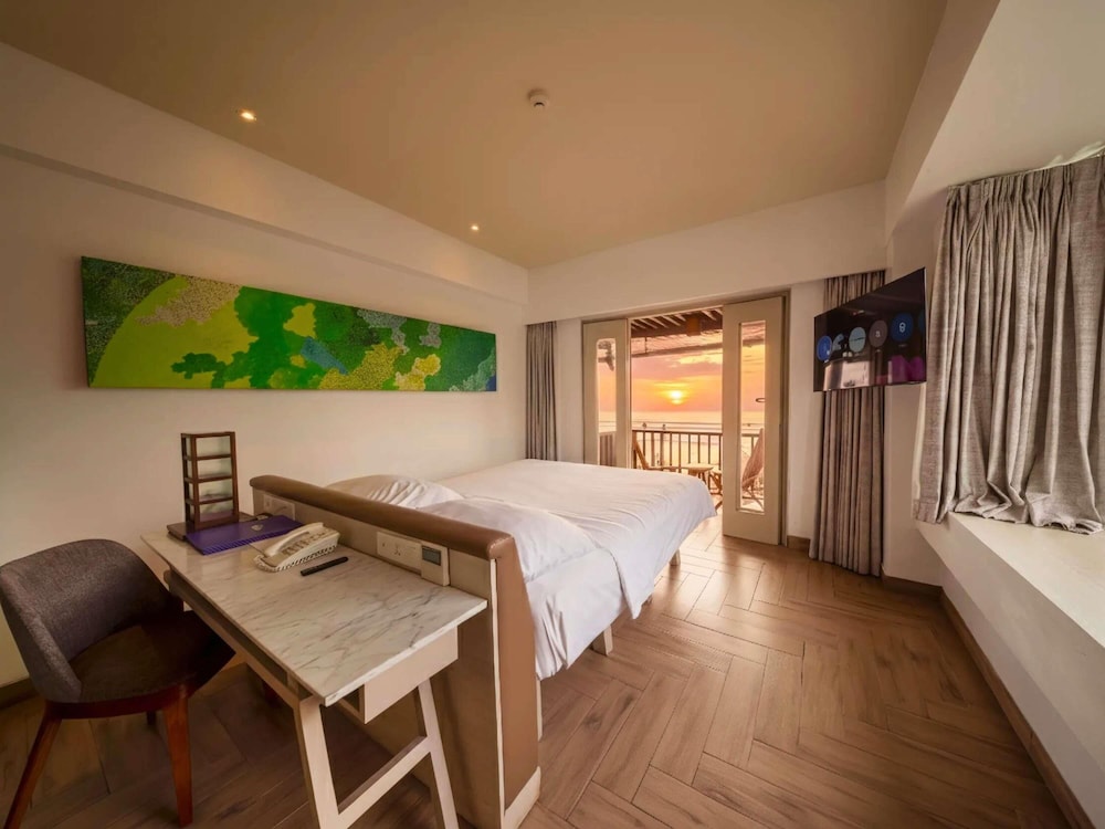 Habitación Deluxe con Vistas al Mar y Cama Doble (Hasta 2 Adultos y 1 Niño) del hotel Mercure Kuta Bali. Foto 3