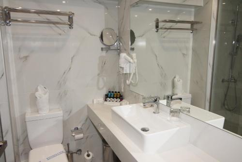 Habitación Doble Superior del hotel International Atene. Foto 1
