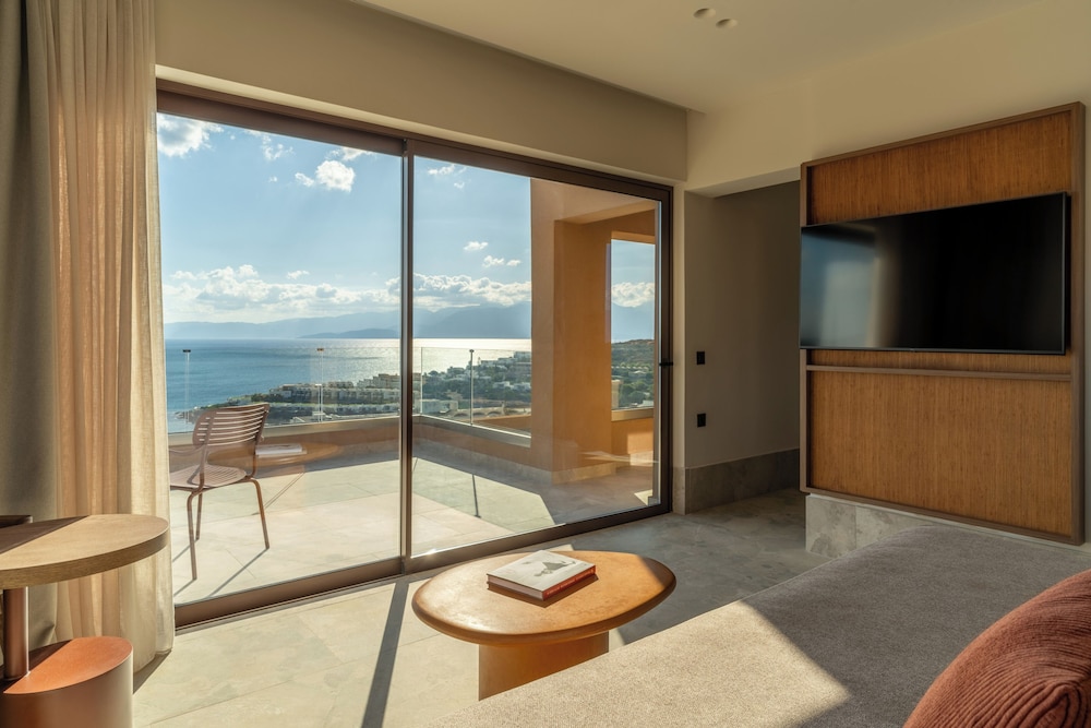 Loft con Vistas al Mar del hotel INNSiDE by Melia Elounda. Foto 2