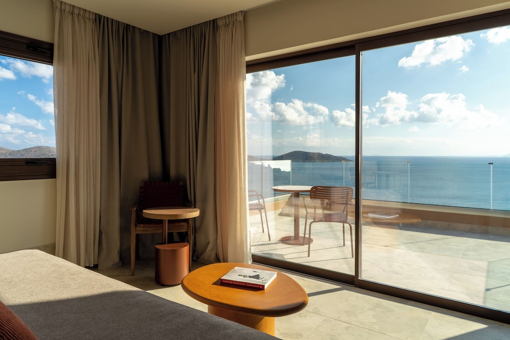 Loft con Vistas al Mar del hotel INNSiDE by Melia Elounda. Foto 7