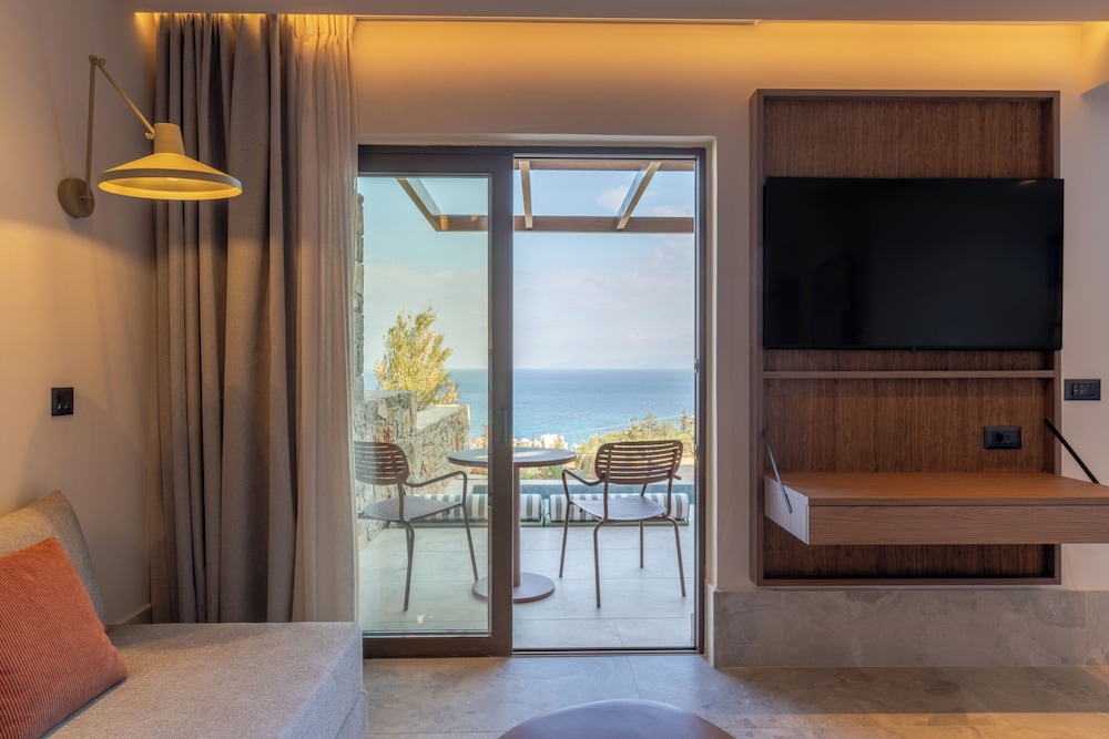 Loft con Piscina Privada y Vistas al Mar del hotel INNSiDE by Melia Elounda. Foto 4