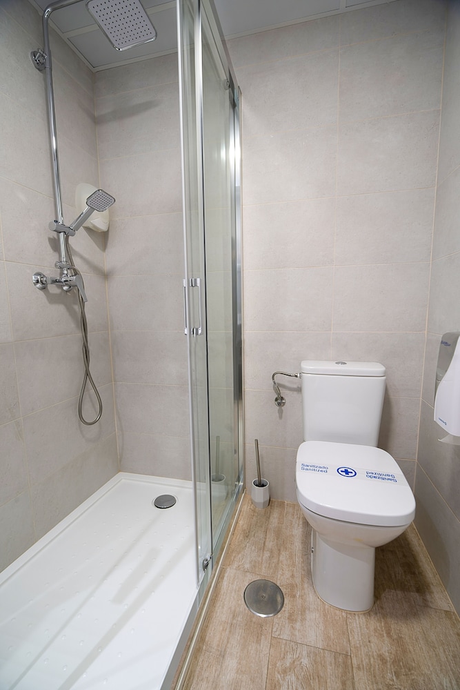 Habitación Doble con 1 cama doble o 2 individuales, piso superior, acceso por escaleras del hotel Romerito. Foto 11