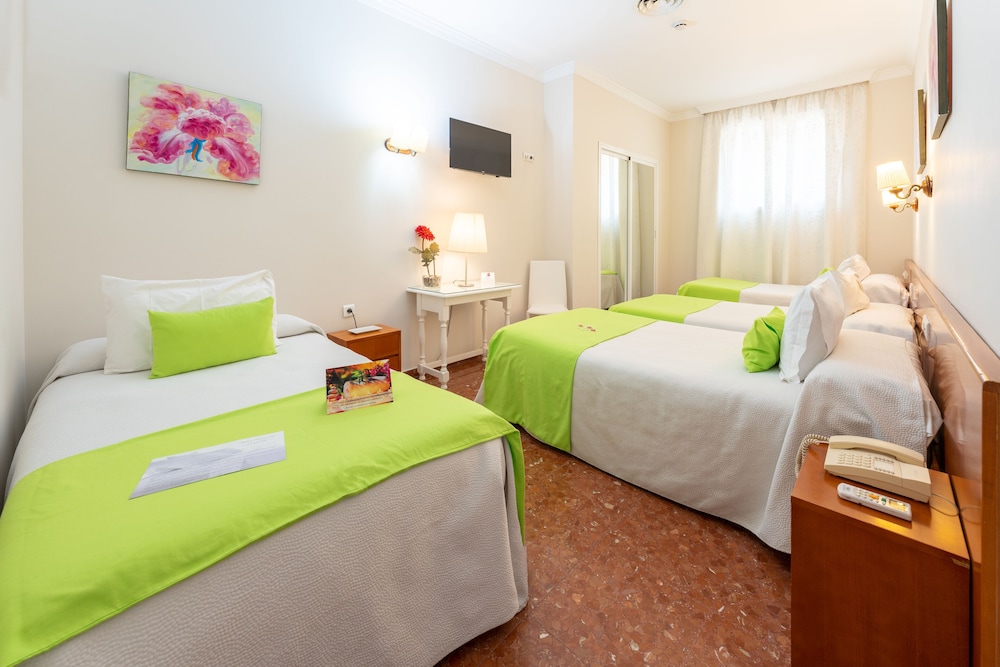 Habitación Cuádruple del hotel Romerito