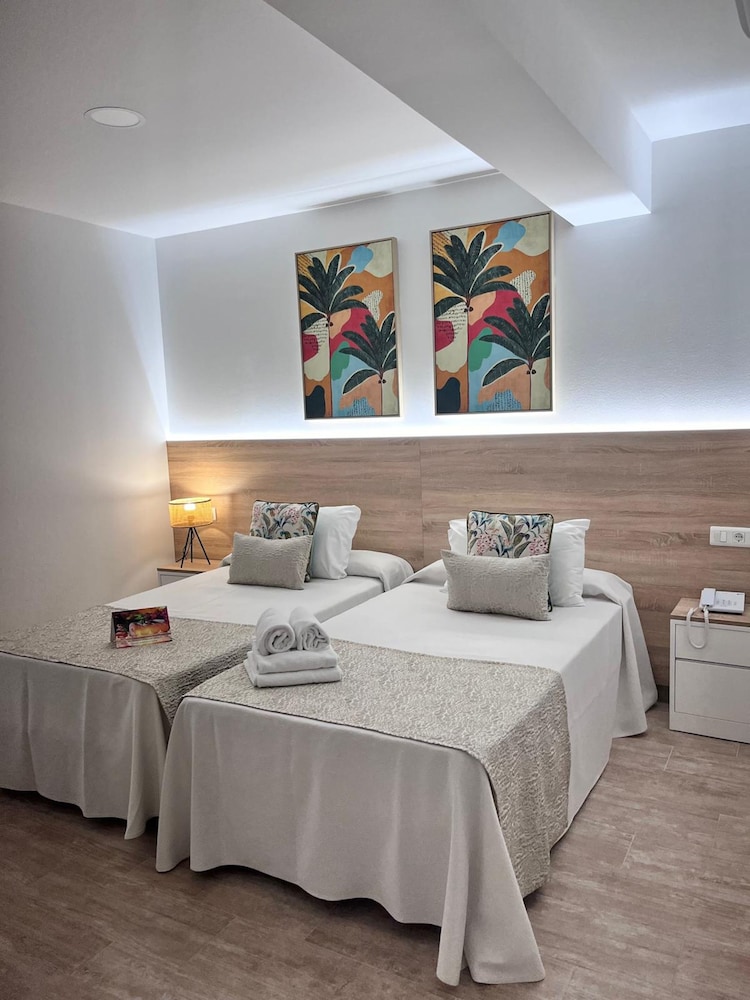 Accessible Twin Room for Guests with Disabilities del hotel Romerito. Foto 5