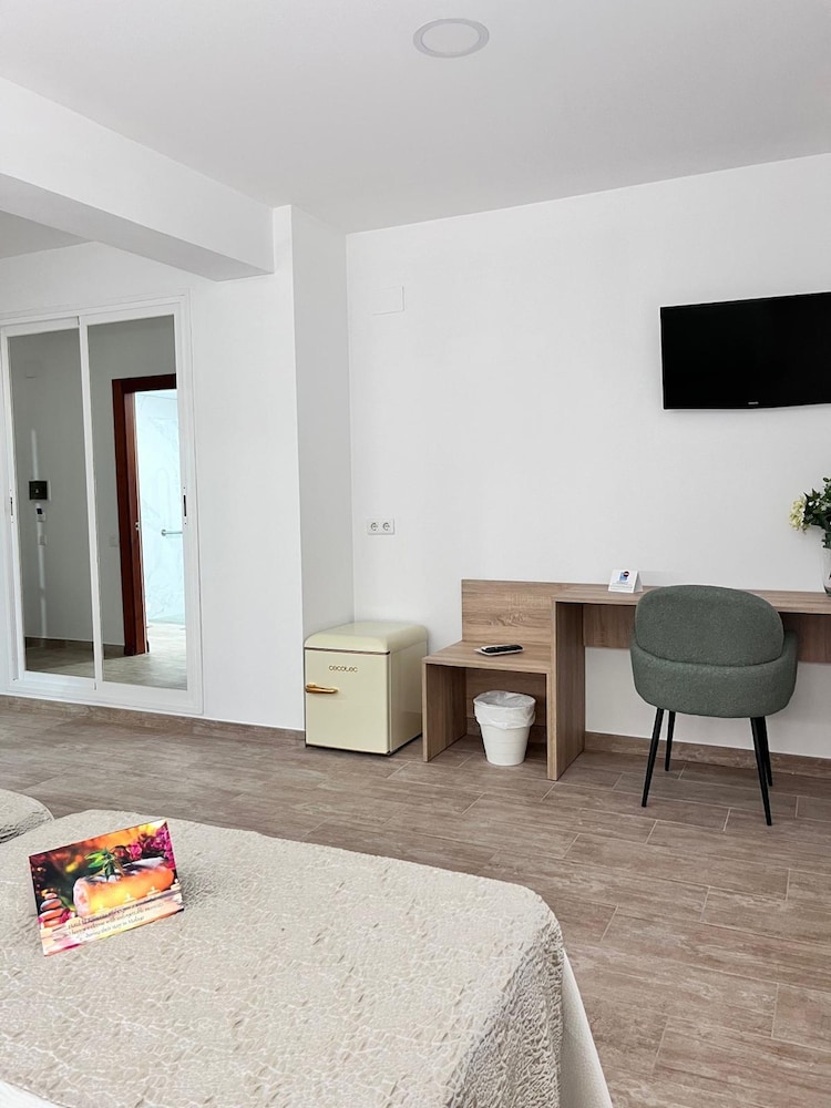 Accessible Twin Room for Guests with Disabilities del hotel Romerito. Foto 8