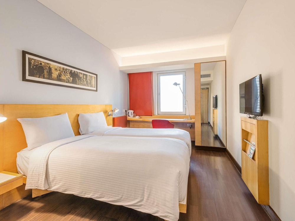 Habitación Estándar Twin del hotel Ibis Gurgaon Golf Course Road. Foto 6