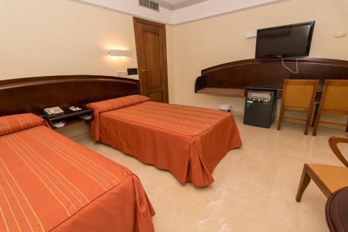 Habitación Doble - 2 camas del hotel San Antonio. Foto 3