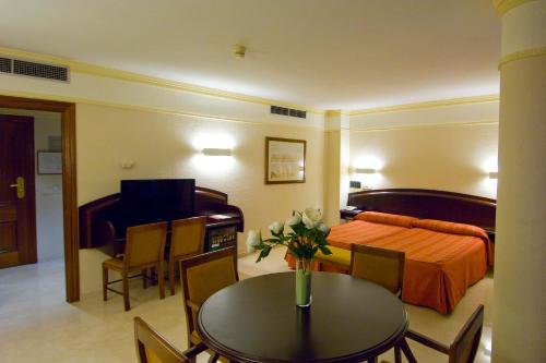 Habitación Doble - 2 camas del hotel San Antonio. Foto 7