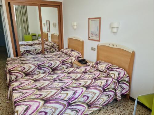 Estudio 2 Camas individuales del hotel Catalina Park. Foto 1