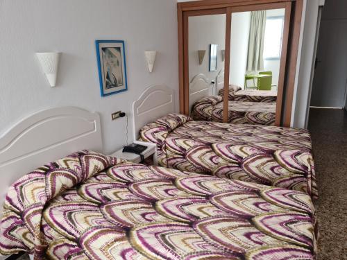 Estudio 2 Camas individuales del hotel Catalina Park. Foto 6