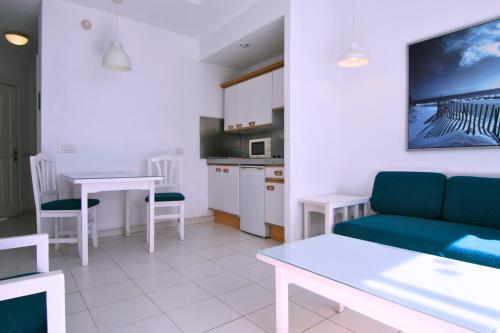 Apartamento con vistas al mar del hotel Apartahotel Costa Volcán. Foto 1