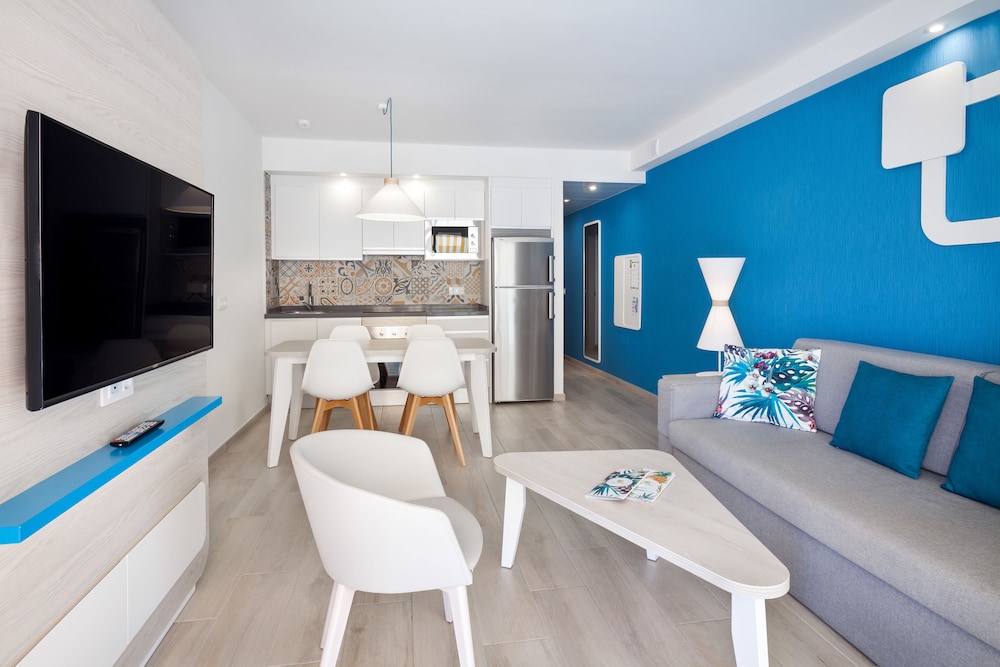 Suite, cocina del hotel Tropical Park. Foto 5