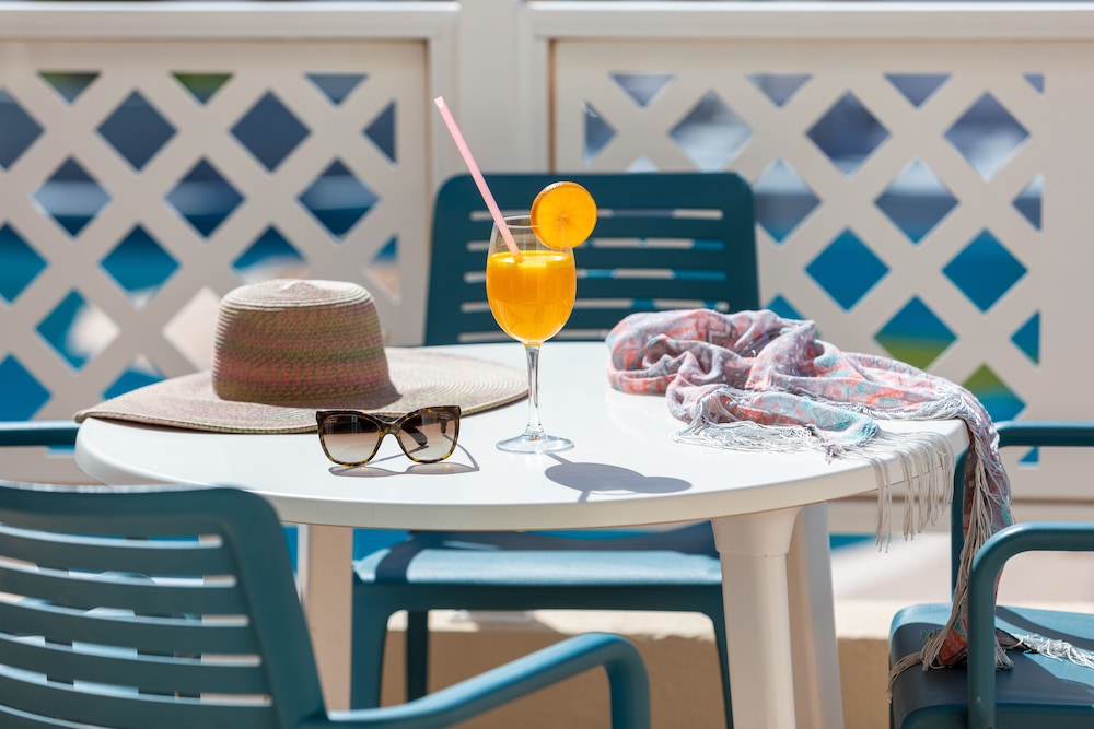 Suite familiar, 2 habitaciones del hotel Tropical Park. Foto 3