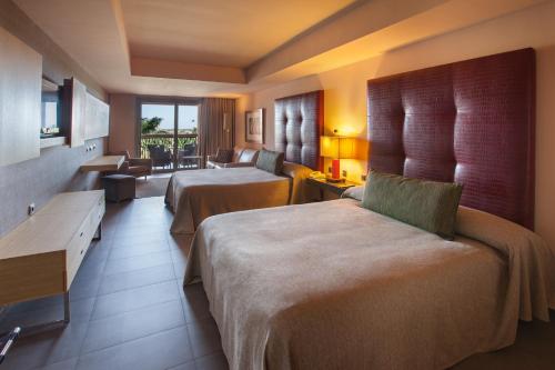 Habitación Familiar del hotel Lopesan Baobab Resort. Foto 1