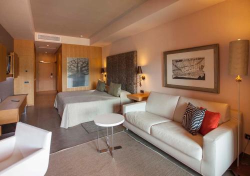 Habitación Deluxe con piscina privada del hotel Lopesan Baobab Resort. Foto 3