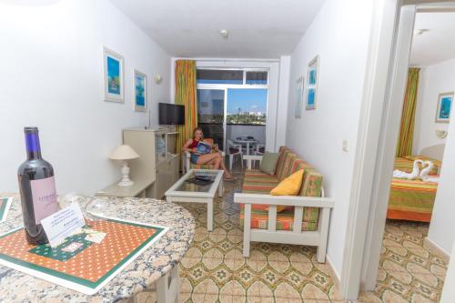 One-Bedroom Apartment del hotel Apartments Maritim Playa - Adults Only. Foto 2