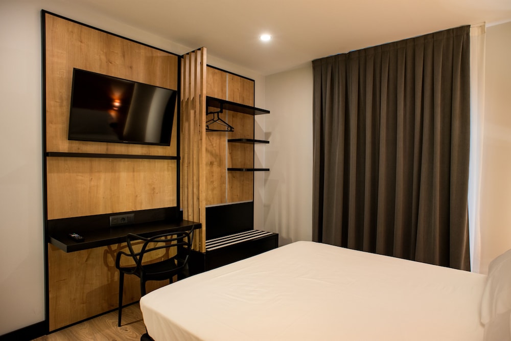 Habitación Standard del hotel Ibis Styles Figueres Ronda. Foto 1