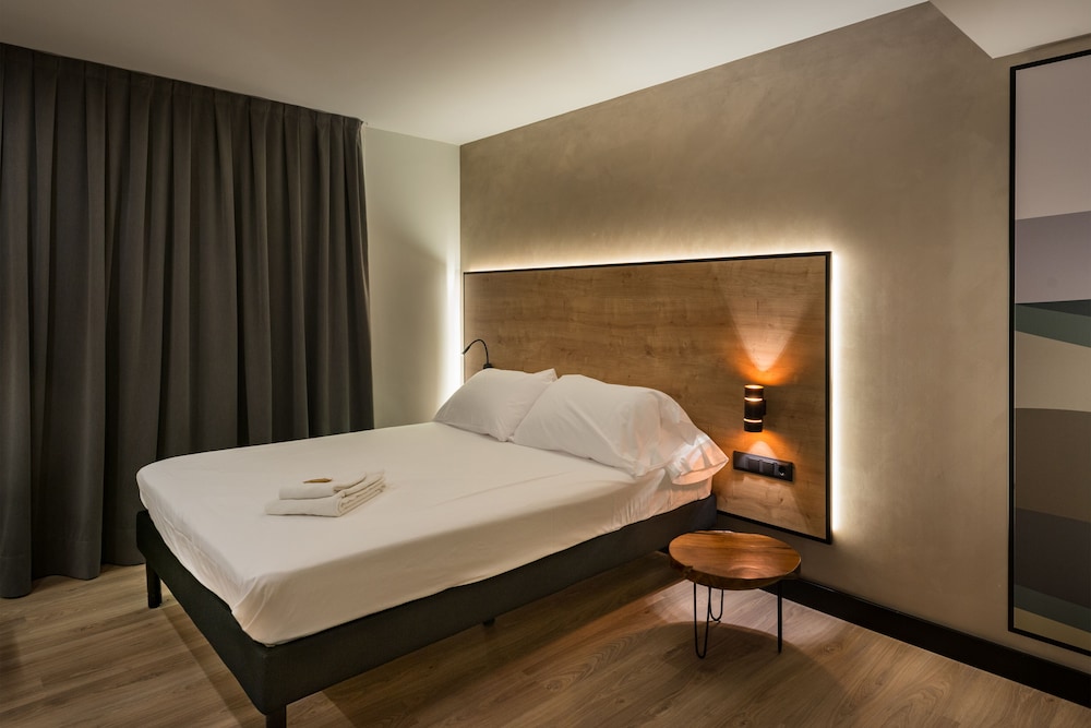 Habitación Standard del hotel Ibis Styles Figueres Ronda. Foto 2