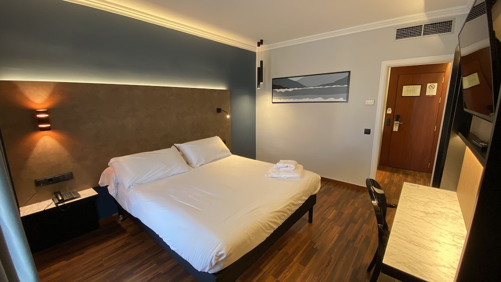 Habitación Standard del hotel Ibis Styles Figueres Ronda. Foto 5