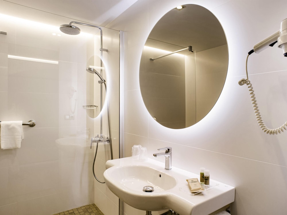 Habitación Standard del hotel Ibis Styles Figueres Ronda. Foto 9