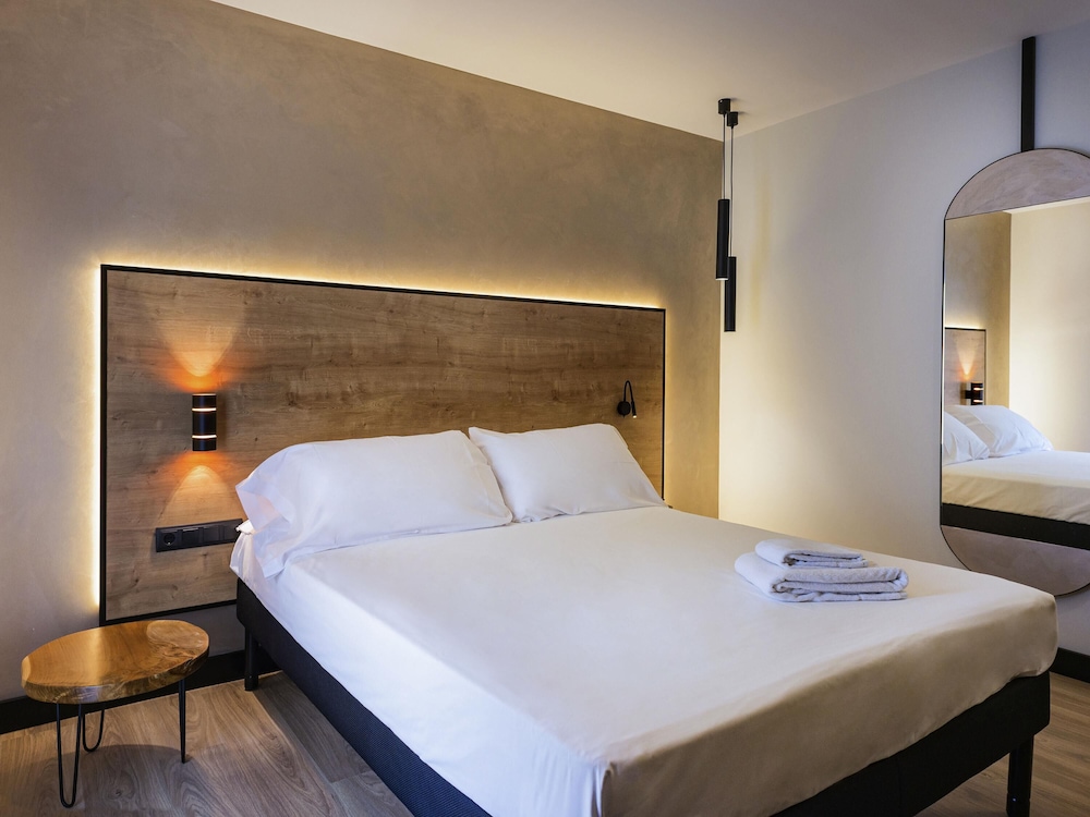 Habitación Standard del hotel Ibis Styles Figueres Ronda. Foto 12