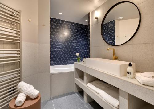 Habitación Deluxe del hotel Artemisia Montmartre. Foto 7