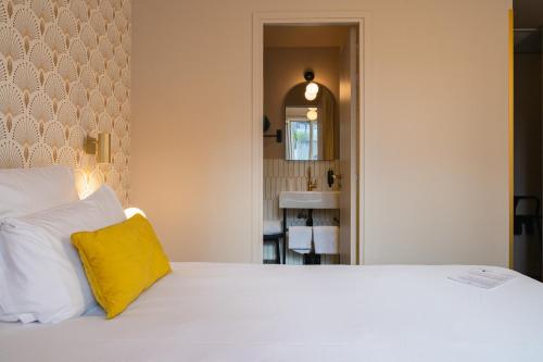 Habitación Clásica del hotel Artemisia Montmartre. Foto 20