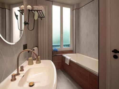 Habitación Twin Prestige - 2 camas del hotel Louison. Foto 3