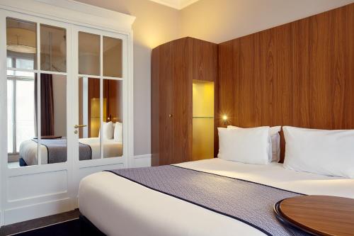 Habitación Premium con cama extragrande y vistas a la ciudad del hotel Holiday Inn Paris Gare de Lyon Bastille. Foto 6