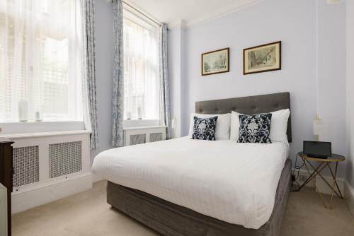 Habitación Doble - Planta baja del hotel The Abbey Notting Hill. Foto 1