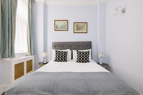 Habitación Doble - Planta baja del hotel The Abbey Notting Hill. Foto 3