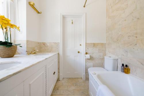 Habitación Doble Deluxe - 1 o 2 camas del hotel The Abbey Notting Hill. Foto 5