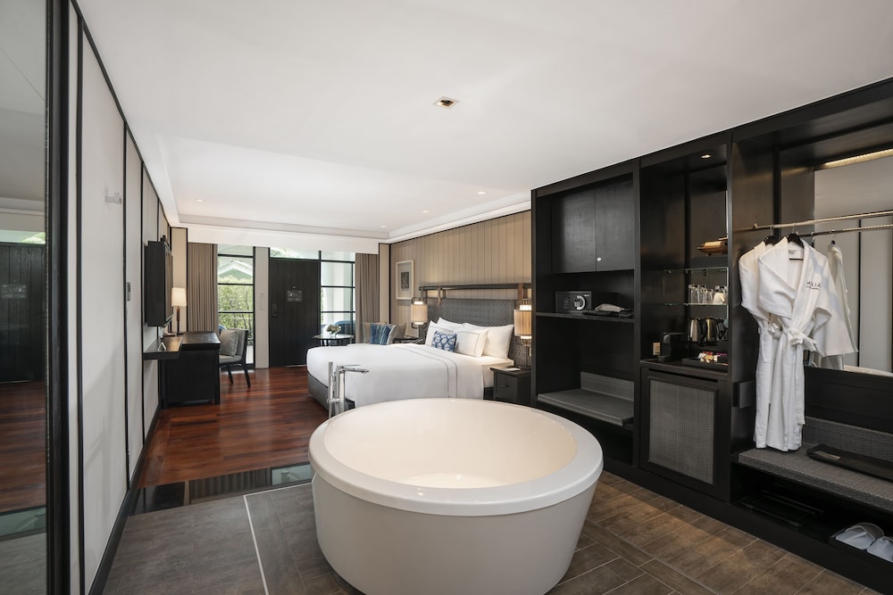 Habitación Premium, junto a la piscina del hotel Meliá Koh Samui